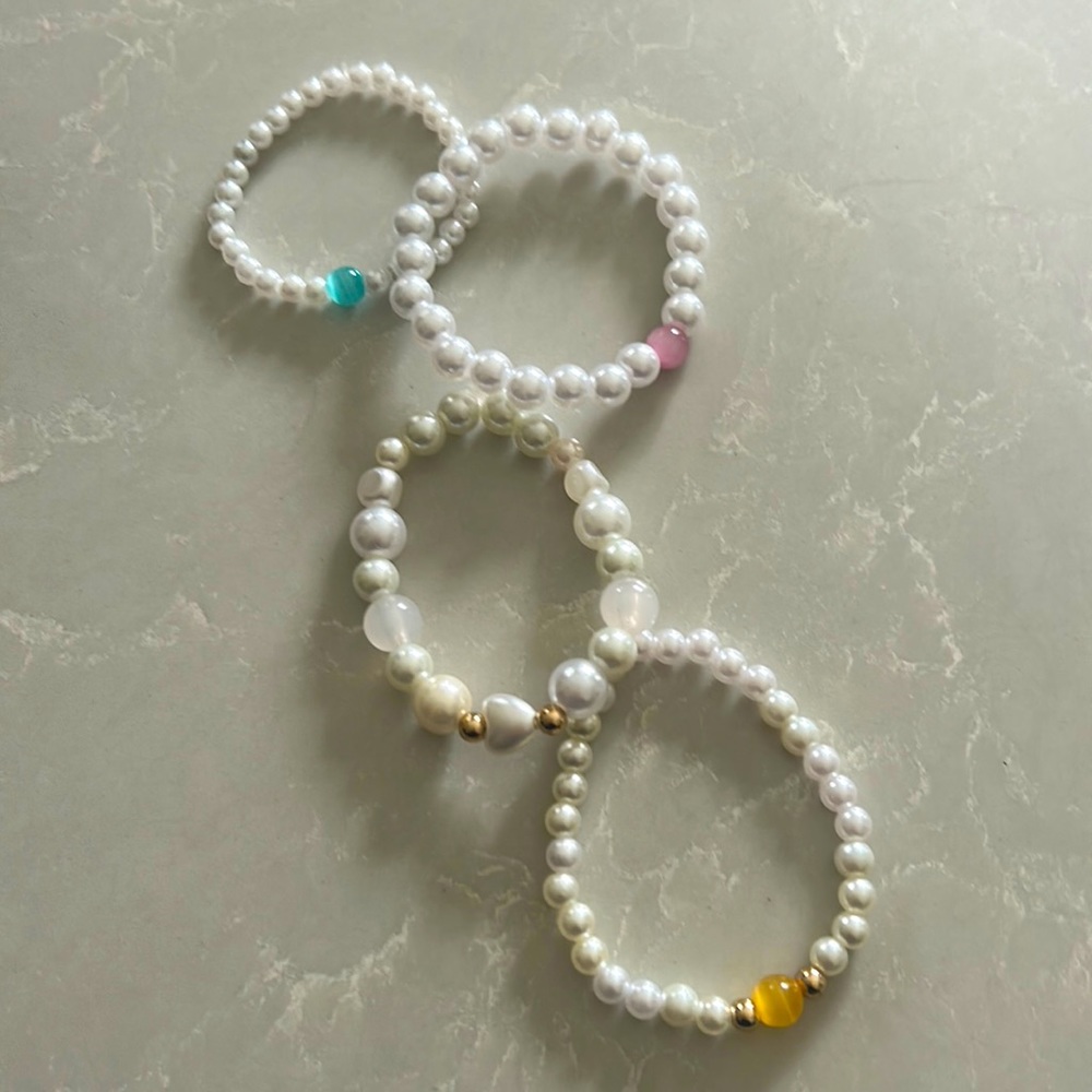4 bracelets